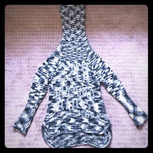 Very thick🍞and❄️warm sweater🍂